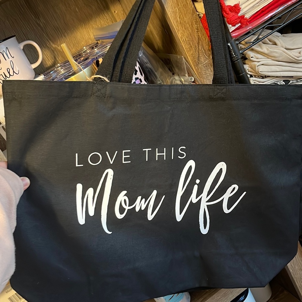 mom life TOTE
